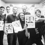 Jovens de Iluminação posam com certificados (Créditos: Nathalia Werneck)