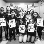 Jovens de Tratamento de Imagem posam com certificados (Créditos: Nathalia Werneck)