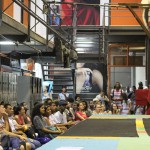 O coordenador geral Daniel Evangelista apresenta a escola (Créditos: Gustavo Carlos)