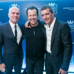 Gringo Cardia, Vik Muniz e Antonio Banderas (Foto: Bruno Ryfer)