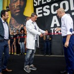 Antonio Banderas inaugura nova fachada da Spectaculu ao lado de Vik Muniz e Gringo Cardia (Foto: Myllena Araújo)