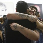 Visitantes realizam exercícios de expressão corporal (Foto: Julianne Gouveia)