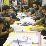 Os artistas gráficos produzem na Bisbilhoteca alguns dos cartazes de mobilização da campanha 2015 do Criança Esperança (Foto: Julianne Gouveia)