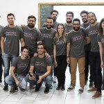 Igers literalmente vestem a camisa do Criança Esperança em visita à Spectaculu (Foto: Camila Mariel)