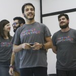 Igers conversam com jovens da Spectaculu (Foto: Juan Silva)