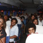 Dois ônibus lotados saíram da Spectaculu para o Projac com jovens