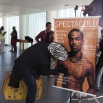 Performance durante o evento invade estúdio fotográfico da Spectaculu (Foto: Alunos Fotografia 2015)