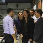 A vice-presidente da Spectaculu Marisa Orth conversa com representantes da Funarte (Foto: Pedro Werneck)