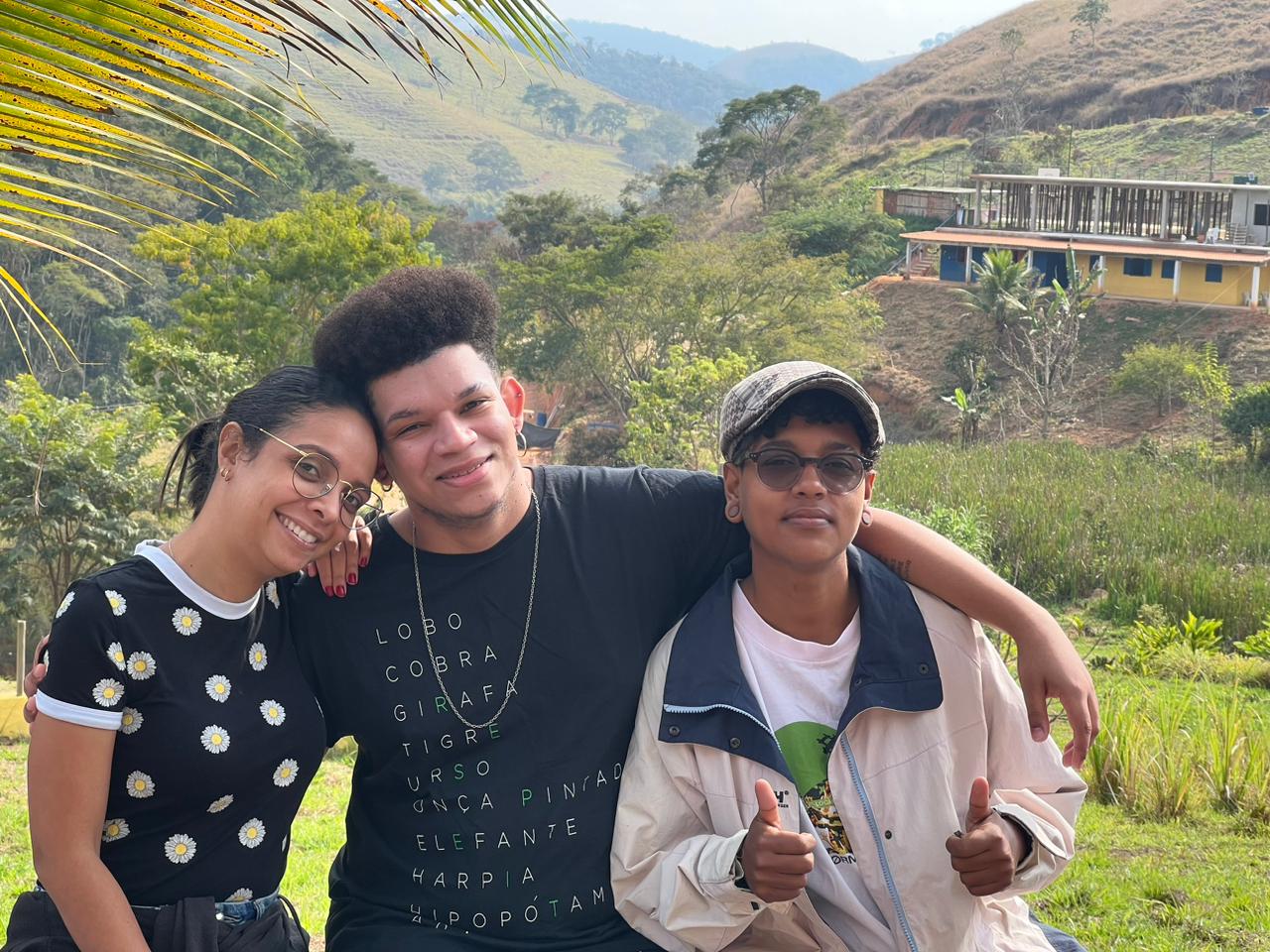 Tainá Costa, Matheus Ribeiro e Brenda Maria, profissionais da Spectaculu.